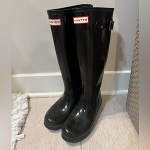 Women’s tall black AUTHENTIC Hunter boots